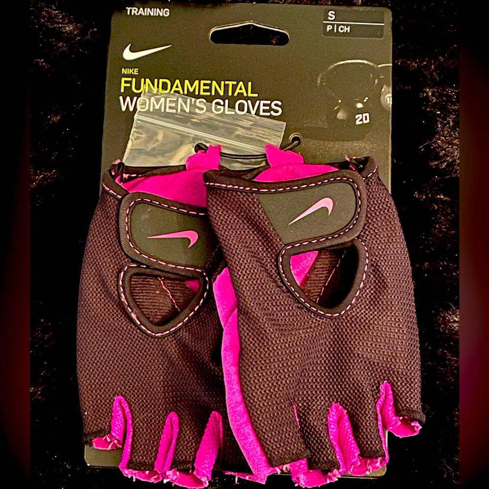 COPY - Nike fundamental women’s training gloves